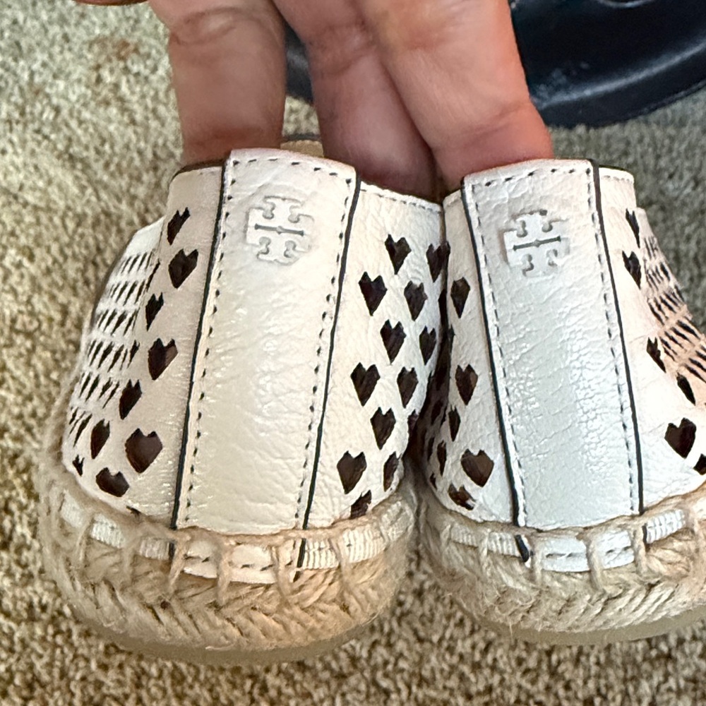 Tory Burch  Channing off-white cream, leather flat wide shoe sz 9 - Picture 6 of 8